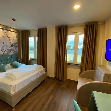 Grand Otel